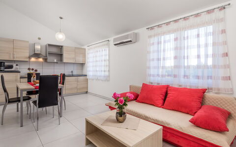Accommodation:&nbsp;Romana 101.4