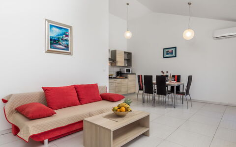 Accommodation:&nbsp;Romana 101.3