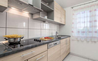 Accommodation:&nbsp;Romana 101.6