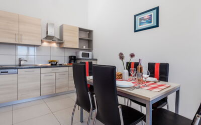 Accommodation:&nbsp;Romana 101.3