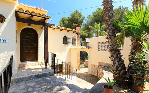 Balcon al Mar: Property, House, Real Estate, Building, Home, Tree, Vacation, Neighbourhood, Village, Room