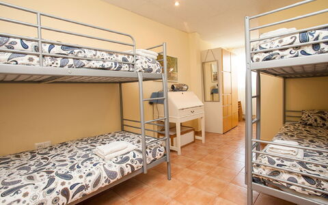 Sardenya - Casp: Bed, Room, Bedroom, Property, Furniture, Bed Frame, Building, Real Estate, Hostel, Interior Design