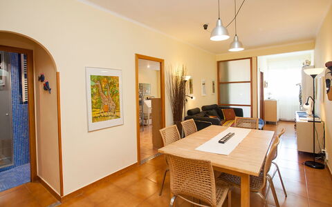 Sardenya - Casp: Room, Property, Dining Room, Building, Interior Design, Furniture, Ceiling, House, Yellow, Real Estate