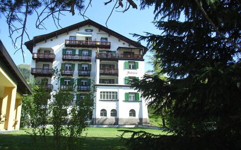 Haus Altein Apartment Nr. 4: House, Home, Property, Building, Real Estate, Architecture, Estate, Tree, Sky, Mansion