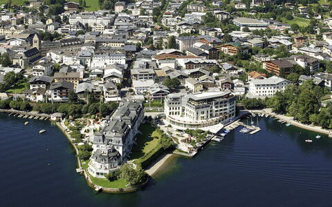 Riki: Water, Building, Water Resources, Plant, Tree, House, Urban Design, Watercourse, Coastal And Oceanic Landforms, Bank