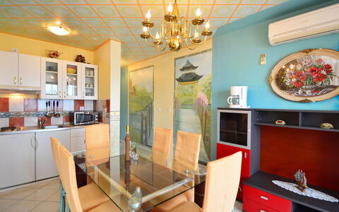 Raslina 100: Ceiling, Room, Property, Interior Design, Building, Real Estate, Furniture, Floor, Architecture, House
