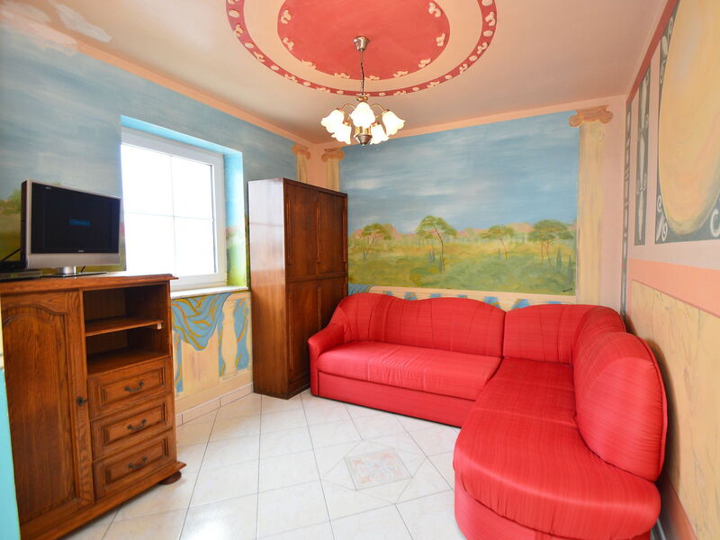 Accommodation:&nbsp;Ivana 100.2