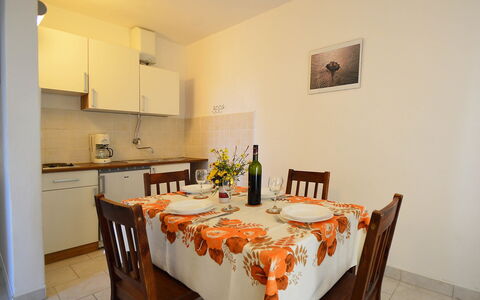 Slađana: Room, Property, Dining Room, Furniture, Table, Real Estate, Interior Design, Floor, Building, Tablecloth