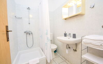Accommodation:&nbsp;Mira 592.2