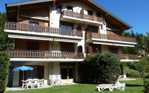 Roc Lyv: House, Property, Building, Home, Real Estate, Architecture, Villa, Apartment, Facade, Estate