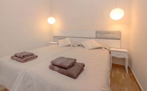 Eixample Esquerre Arago Rocafort: Bedroom, Bed, Furniture, Room, Property, Bed Sheet, Mattress, Bedding, Bed Frame, Interior Design