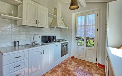 Accommodation:&nbsp;Artisti 5