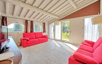 Accommodation:&nbsp;Artisti 5