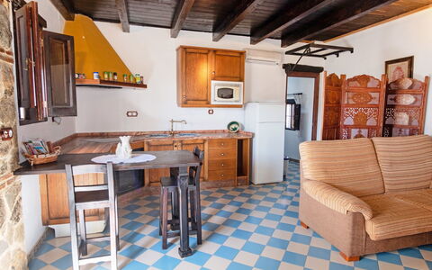 Nina Celi: Property, Room, Building, Furniture, Interior Design, House, Floor, Real Estate, Beam, Loft