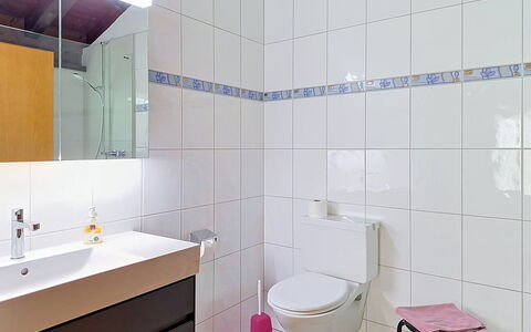 Von Allmen: Bathroom, Plumbing Fixture, Flooring, Wall, Interior Design, Floor, Bathroom Sink, Sink, Tap, Toilet