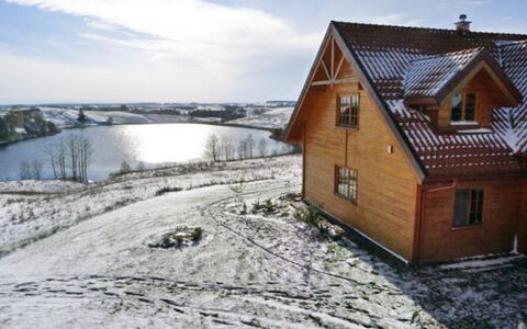 Dworczysko: Building, Plant, Property, Window, Land Lot, Urban Design, Landscape, Neighbourhood, Grass, Leisure