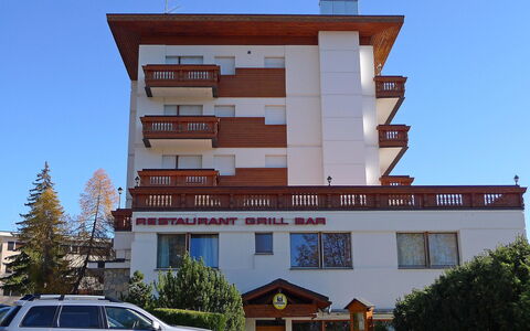 Résidence Christina Apt. 305: Vehicle, Car, Property, House, Architecture, Building, Real Estate, Apartment, Facade