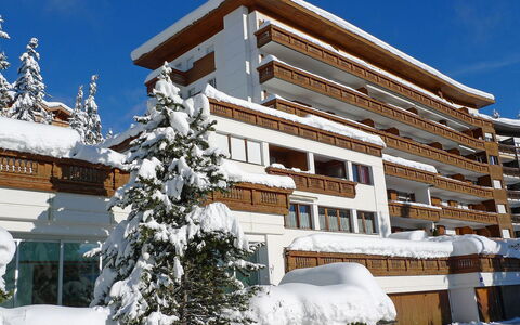 Résidence Christina Apt. 305: Snow, Property, Architecture, Winter, Building, Real Estate, House, Home, Apartment, Tree