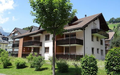 Blumenweg 2