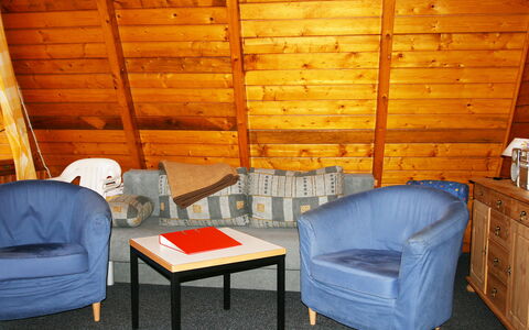 Arendsee 100: Furniture, Property, Comfort, Building, Wood, Interior Design, Table, Outdoor Furniture, Floor, Flooring
