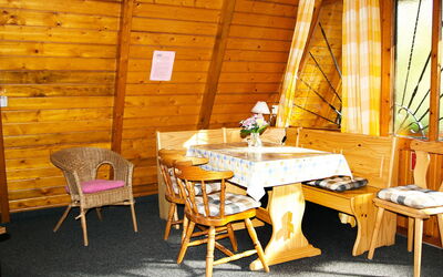Accommodation:&nbsp;Nepumuk 100.1