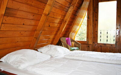 Accommodation:&nbsp;Nepumuk 100.2