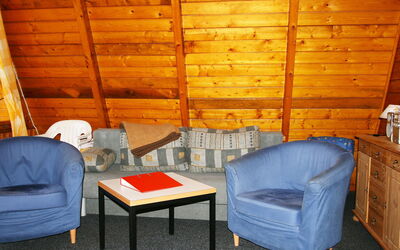 Accommodation:&nbsp;Nepumuk 100.3