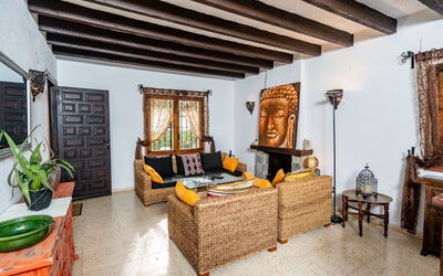 Brisamar 625.1: Property, Room, Interior Design, Furniture, Building, Living Room, House, Ceiling, Real Estate, Home