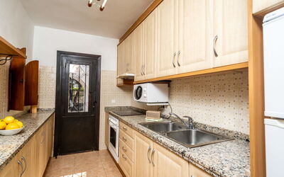Brisamar 625.3: Countertop, Property, Room, Kitchen, Cabinetry, Furniture, Building, House, Real Estate, Interior Design
