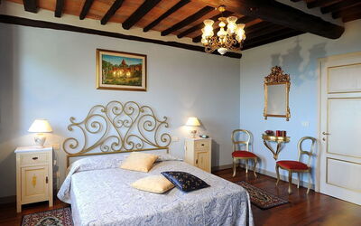 Accommodation:&nbsp;Camelia