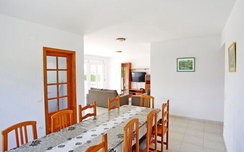 Villa Llobeta: Room, Property, Dining Room, Building, Furniture, House, Real Estate, Interior Design, Ceiling, Table