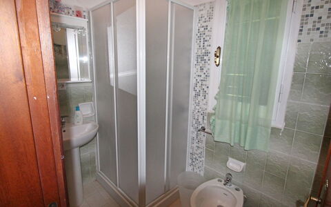 Cristina: Property, Room, Bathroom, Architecture, Plumbing Fixture, Tile, Toilet, Interior Design, Real Estate, Glass