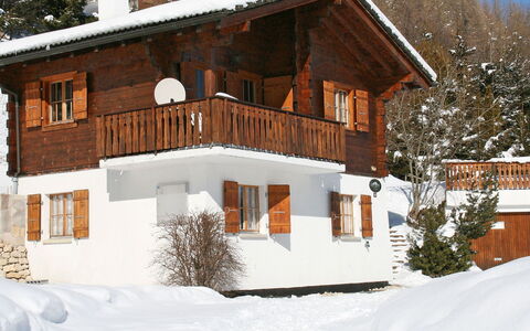 Mountain View: Property, House, Snow, Winter, Home, Building, Real Estate, Cottage, Tree, Roof