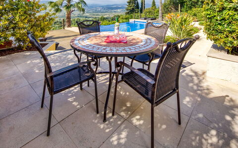 Centauro: Plant, Water, Property, Furniture, Building, Table, Window, Azure, Chair, Interior Design