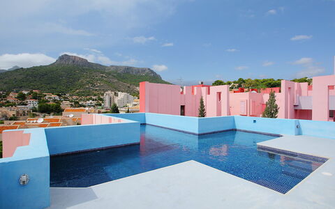 Calpe Calp 914: Cloud, Sky, Building, House, Swimming Pool, Tree, Urban Design, Leisure, Shade, Residential Area