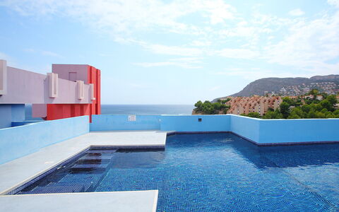 Calpe Calp 914: Water, Sky, Cloud, Property, Blue, Building, Swimming Pool, Rectangle, Real Estate, Landscape