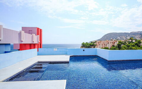 Accommodation:&nbsp;Muralla Roja 914.5