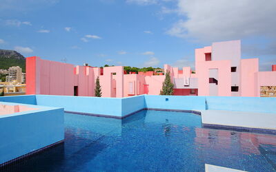 Accommodation:&nbsp;Muralla Roja 914.3