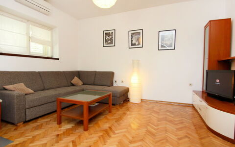 Brodarica 101: Room, Furniture, Floor, Property, Interior Design, Building, Wood Flooring, Hardwood, Living Room, Laminate Flooring
