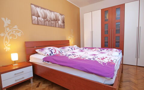 Brodarica 101: Bedroom, Bed, Furniture, Bed Sheet, Mattress, Room, Wall, Interior Design, Property, Bed Frame