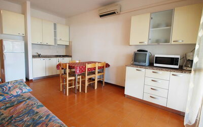 Solarium 450.1: Room, Property, Furniture, Floor, Building, Cabinetry, Kitchen, Hardwood, House, Interior Design