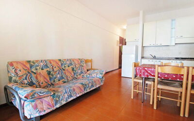 Solarium 450.2: Furniture, Comfort, Couch, Wood, Living Room, House, Cabinetry, Building, Flooring, Floor