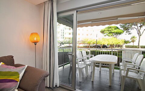 Dms V: Room, Property, Furniture, Building, Interior Design, House, Real Estate, Ceiling, Architecture, Suite