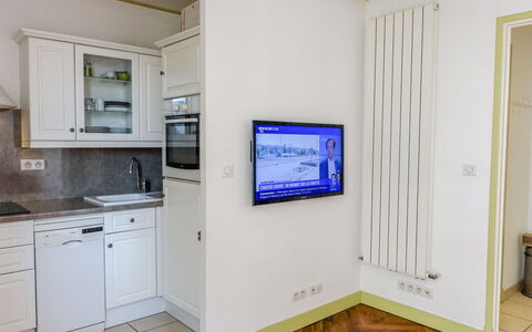 France: Kitchen Sink, Property, Cabinetry, Countertop, Sink, Wood, Interior Design, Kitchen Appliance, Floor, Flooring