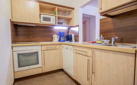 Sölden 510: Cabinetry, Countertop, Property, Furniture, Kitchen, Wood, Building, Interior Design, Kitchen Appliance, Home Appliance
