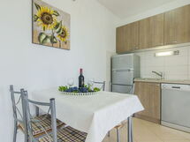 Accommodation:&nbsp;Miki & Roza 111.1