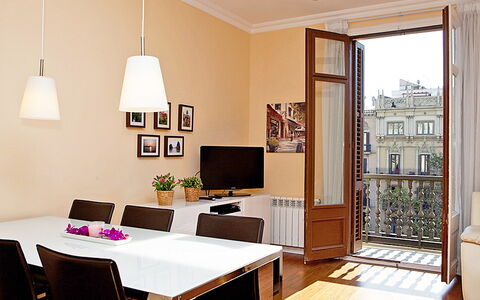 Eixample Esquerre Gran Via Balmes: Room, Dining Room, Interior Design, Ceiling, Property, Furniture, Building, Floor, Table, Lighting