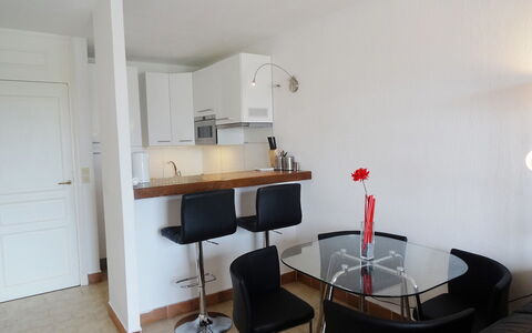 Cogolin 181: Room, Property, Furniture, Interior Design, House, Building, Table, Floor, Architecture, Material Property