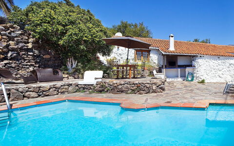Pepa: Swimming Pool, Property, House, Real Estate, Vacation, Building, Leisure, Villa, Home, Resort