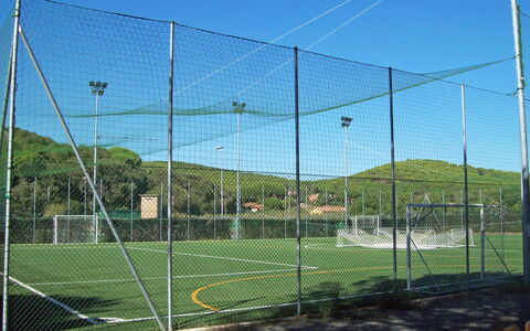 Castiglione della Pescaia 140: Sky, Plant, Mesh, Fence, Land Lot, Wire Fencing, Grass, Tree, Line